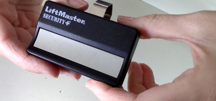 chamberlain garage door remote battery in Swanbourne