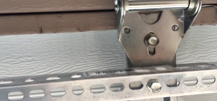 commercial garage door hinges repair in Swanbourne